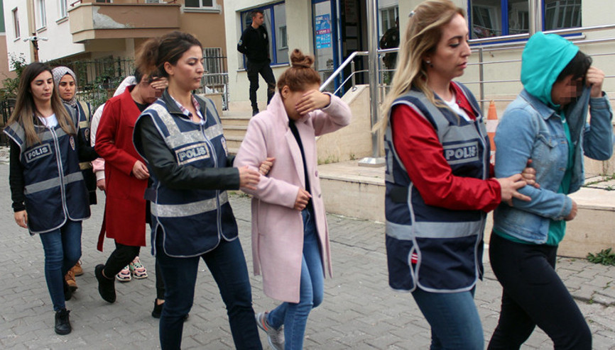 Villadaki fuhuş parolası çözüldü: Tekstil firmamıza yeni kumaşlarımız gelmiştir Villadaki fuhuş parolası çözüldü: Tekstil firmamıza yeni kumaşlarımız gelmiştir