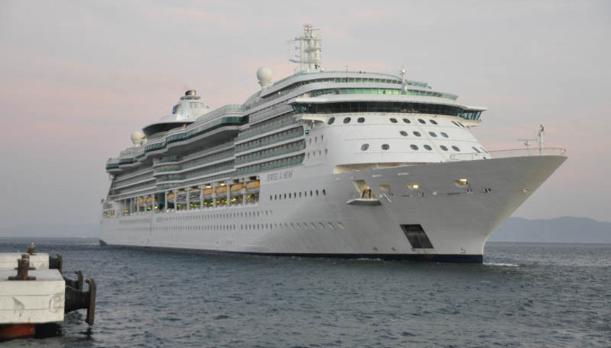 Dev kruvaziyer firması 3 yıl sonra yeniden Kuşadasında
