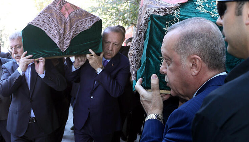 Cumhurbaşkanı Erdoğan, Akbaşoğlunun annesinin cenazesine katıldı