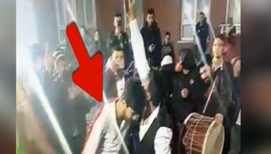 Şarkıcı Fatih Bulut Asker Eğlencesinde Havaya 11 El Ateş Etti