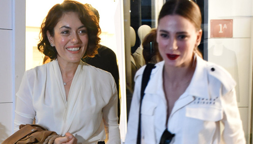 Ezgi ve Serenayın beyaz şıklığı