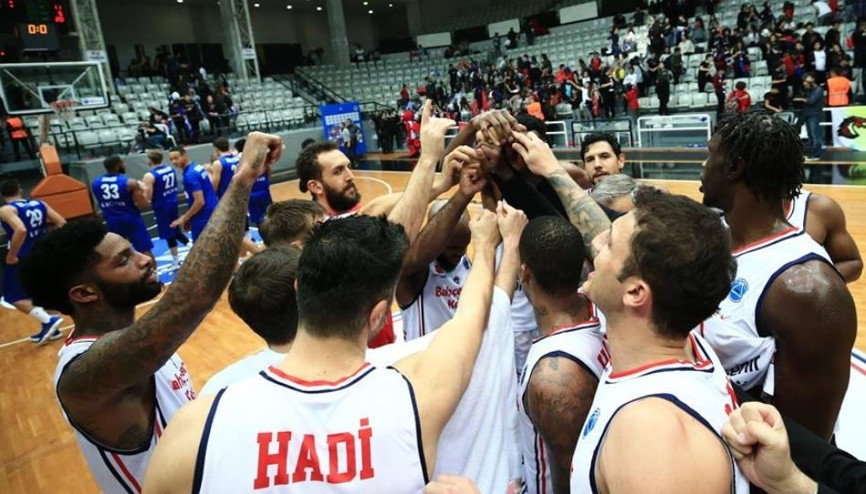 Basketbol Arena | Bahçeşehir Koleji yüksekten uçuyor