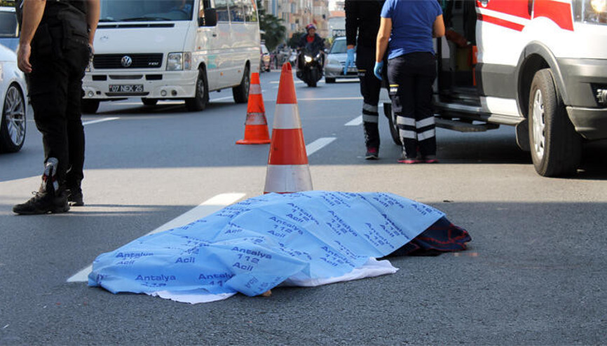 Talihsiz kadının ölüm anı kask kamerasına yansıdı