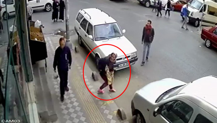 Bahçelievler’de şaşkına çeviren görüntü Soyunarak gözden kayboldu...