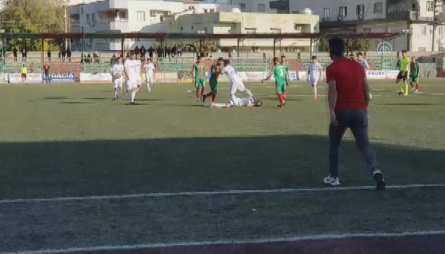 Amatör maçta kavga