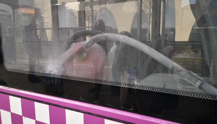 Sancaktepede özel halk otobüsünde panik anları