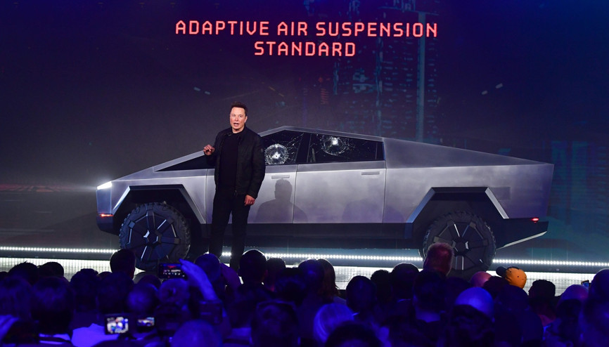 Ve Elon Musk resmen tanıttı İşte zırhlı ve elektrikli pick-up