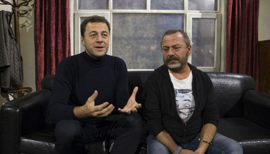 Profesyonel oyunu ile dördüncü duvarı yıktılar