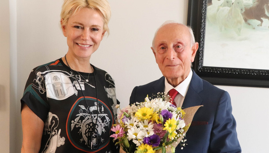 Öğrencisi rektör, hocası dekan