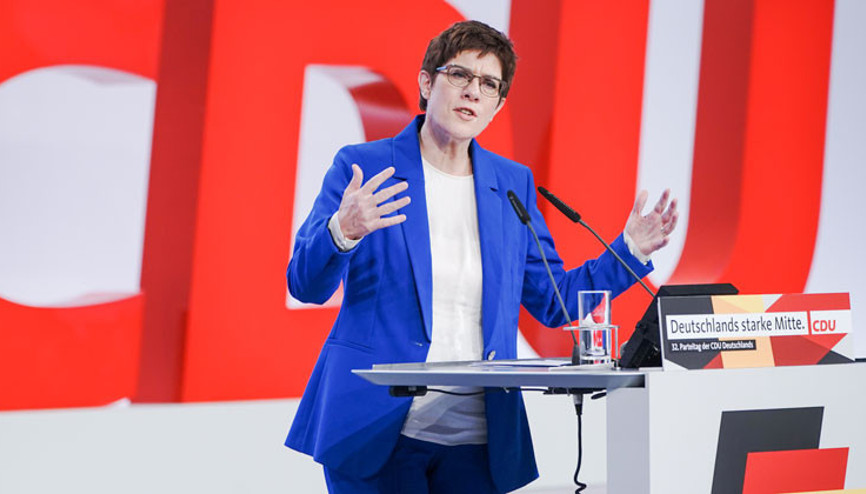 ‘Bu yolu beraber gidelim’ dedi, 7 dakika alkışlandı