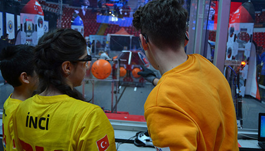Robotlar ringe çıktı Robotlar ringe çıktı