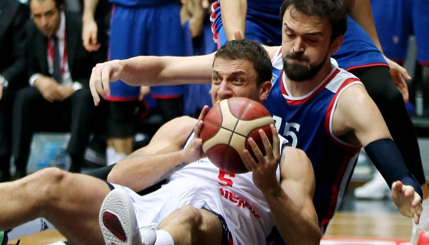 Anadolu Efes, Bahçeşehiri ezdi geçti