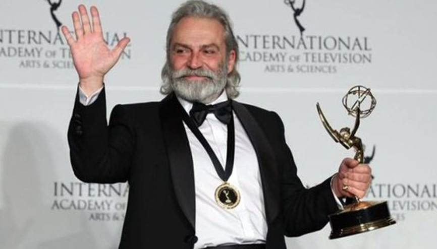 Haluk Bilginer, Şahsiyet dizisindeki performansıyla Uluslararası Emmy Ödülleri’nde En İyi Erkek Oyuncu seçildi