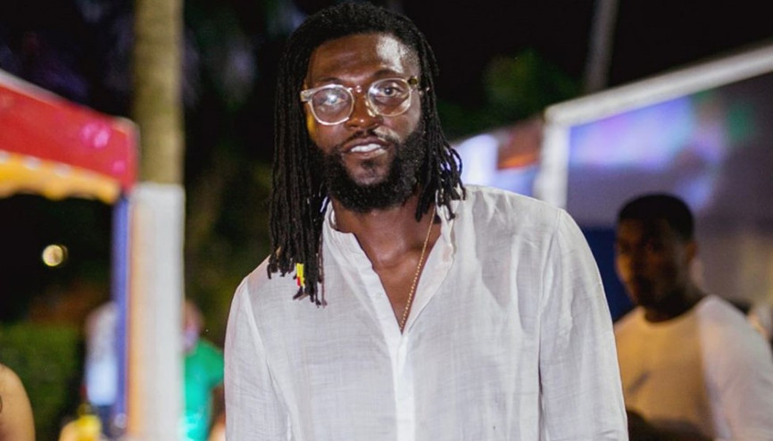 Emmanuel Adebayor ofsaytta yakalandı