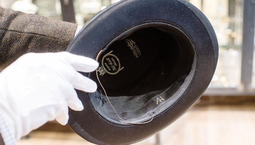 Hitler’in şapkası: Neo-Naziler kullanmasın diye almış