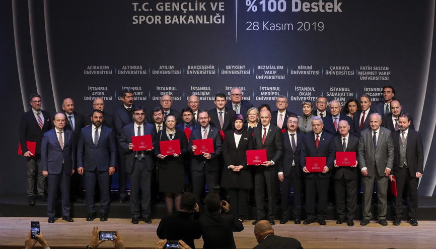 Vakıf üniversitesindeki milli sporculara burs