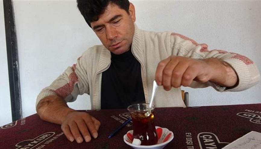 Tıp tarihine geçen çiftçi, nakil kollarıyla yaşama tutunuyor
