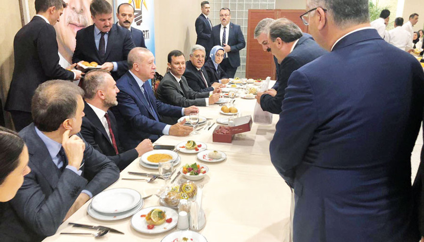 Ankara fısıltıları: Basit, farklı ve görsel bir şeyler söylediler