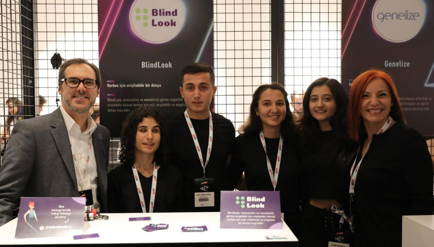 BlindLook uygulaması görme engellilerin rehberi olacak