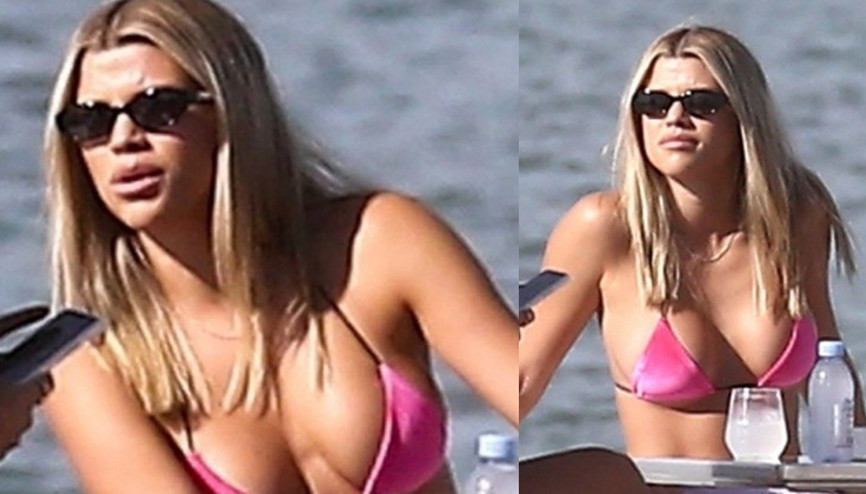 Dolu dizgin aşka kadife bikini