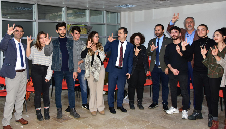 Muhammet için işaret dili öğreniyorlar