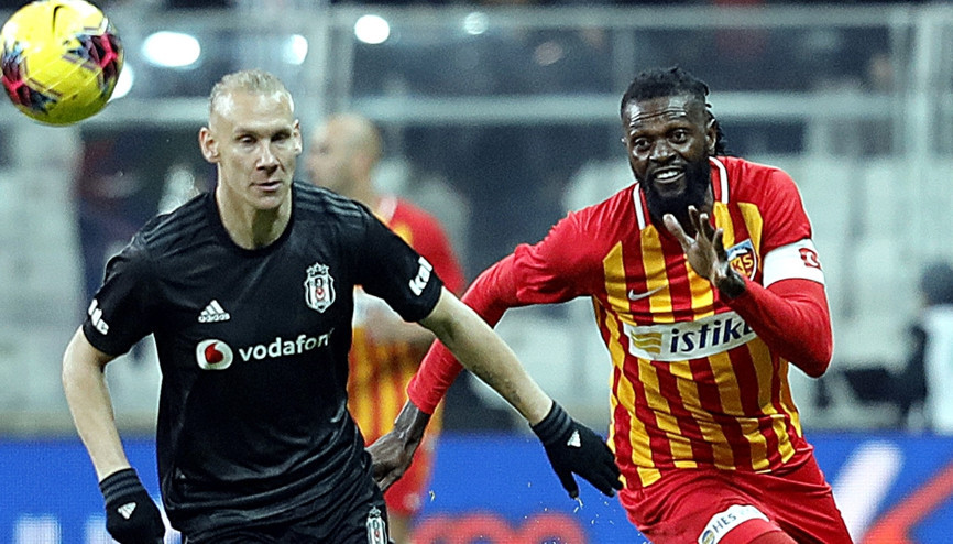 Son dakika: Emmanuel Adebayor Kayserispordan ayrıldığını açıkladı