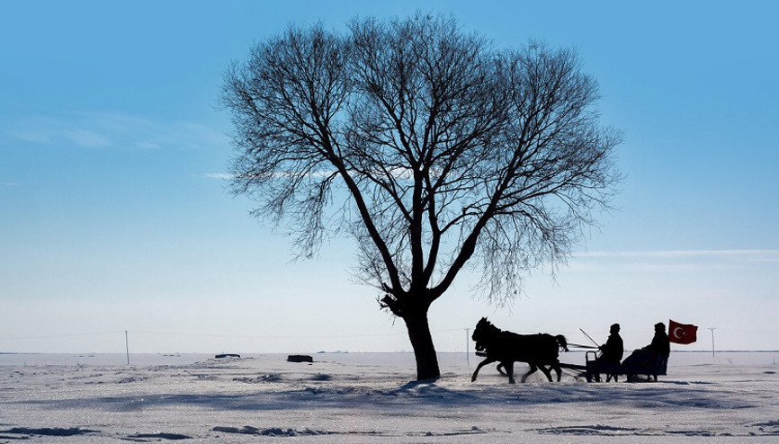 Atlı kızakla Çıldır Gölünde drift
