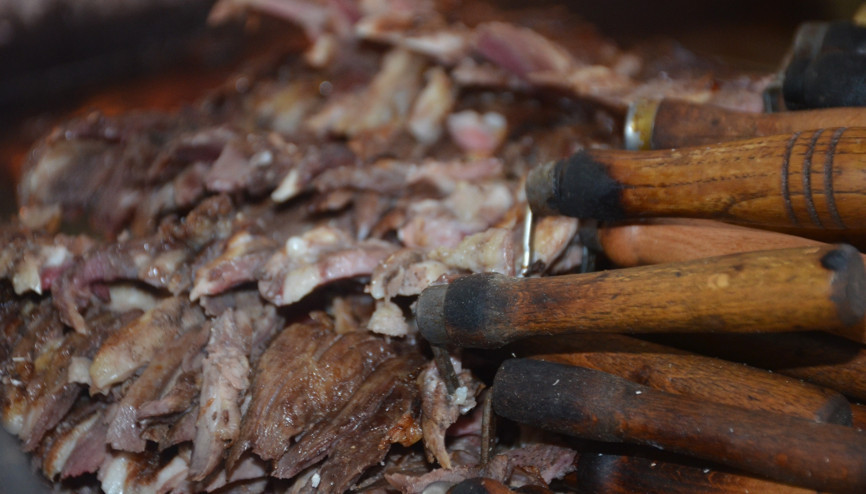 Erzuruma meydan okudu: Cağ kebabı bizimdir