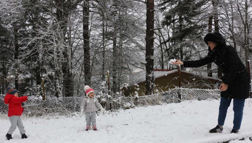 Abant Tabiat Parkında kar güzelliği