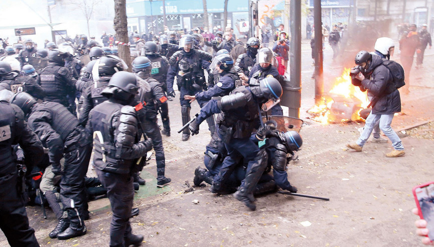 Macron’un emeklilik planına büyük isyan