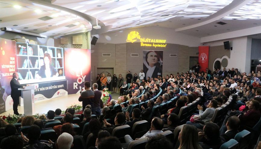 İzmirde öğrenciler ‘Dijital Sınıf’ta da eğitim alabilecek