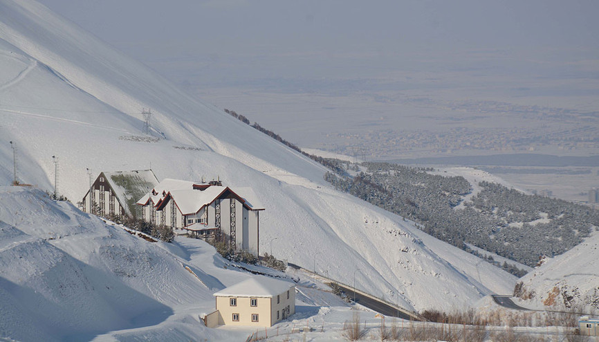 Palandöken, toplamda 100 kilometreyi bulan pistleriyle sezona merhaba diyecek