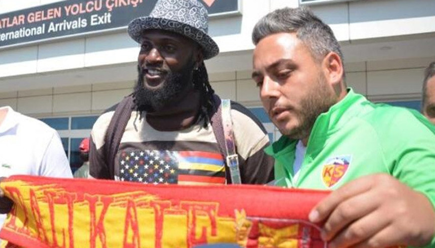 Adana Demirspordan Adebayor bombası