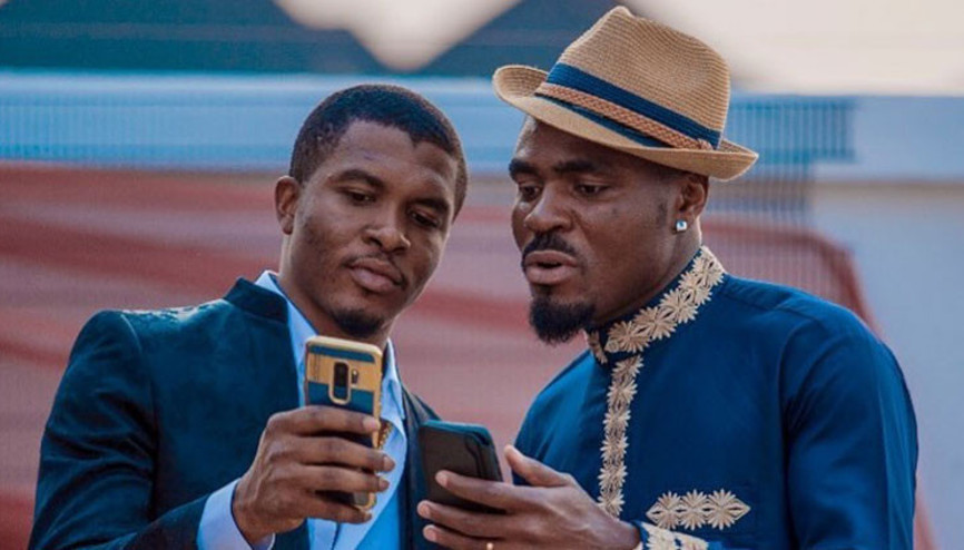 Emenike bombayı patlattı: Yakında evet dönüyorum