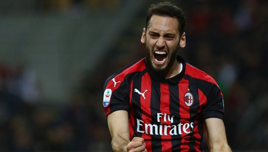 Hakan Çalhanoğluna sürpriz talip