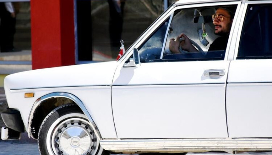 Milyonluk arabalar, ilginç tercihler Ünlü futbolcu...