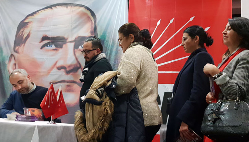 Almanyada okuyucularıyla buluştu