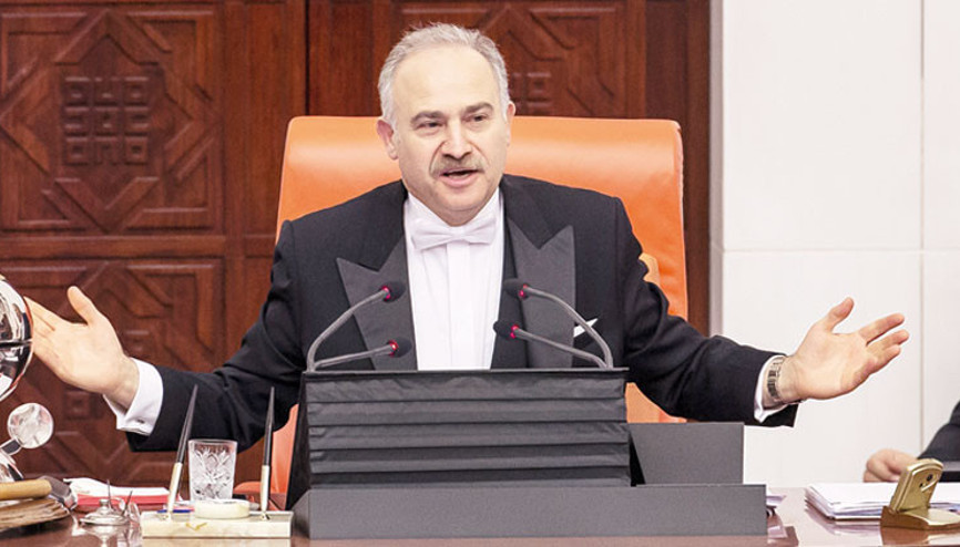 Yeni rekortmen 8 saat 15 dakika oturdu