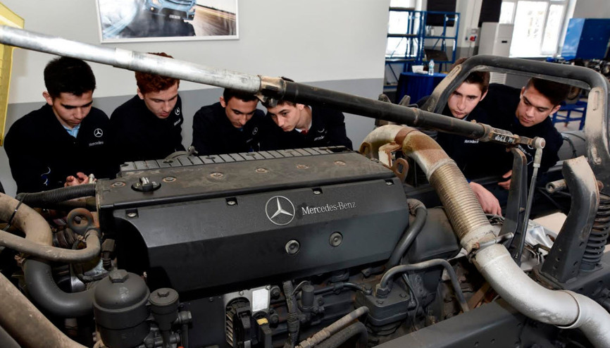 Mercedes-Benz Türk, 5 Mesleki ve Teknik Anadolu Lisesi Laboratuvarı’nı yeniledi