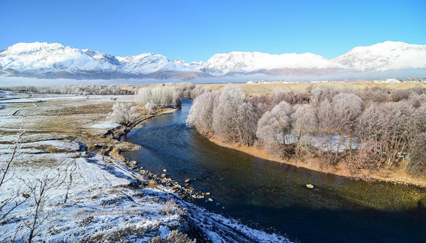 Tuncelide kırağı kartpostallık görüntüler oluşturdu