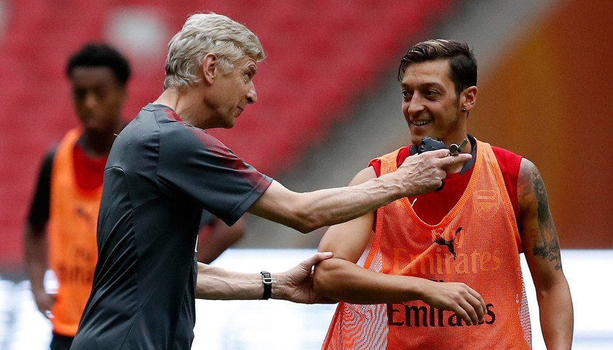 Arsene Wengerden Mesut Özile ifade özgürlüğü desteği