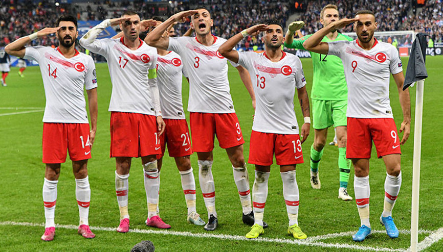 UEFAdan skandal asker selamı kararı