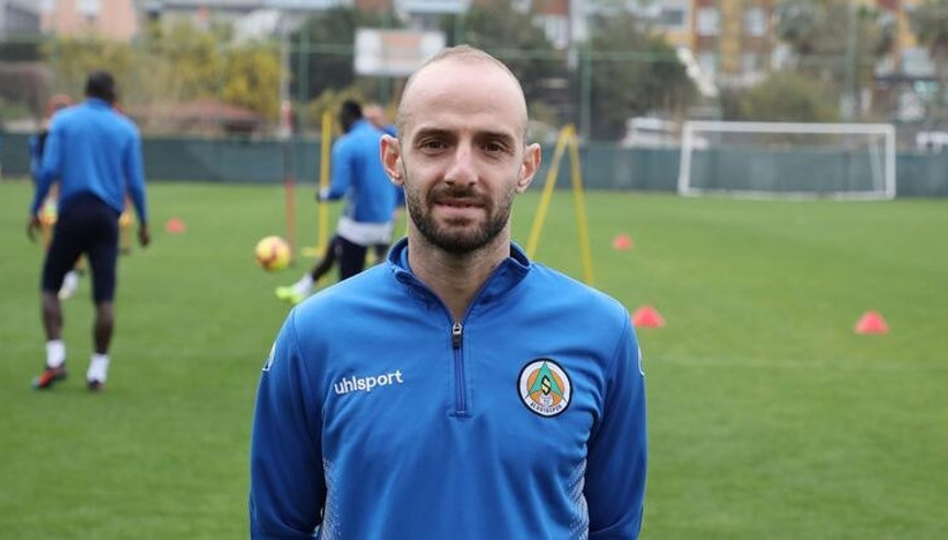 Efecan Karaca: Trabzonspor, Beşiktaş ve Galatasaray’dan teklif aldım