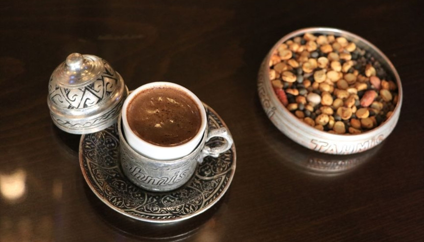 Lezzeti ve aroması bildiğiniz kahveden çok farklı Öyle de çok faydası var ki...
