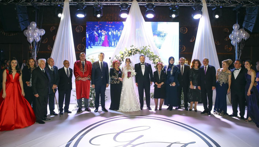 Ünlü tenor evlendi