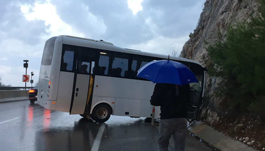 Son dakika haberi: Antalyada trafik kazası: 17 yaralı