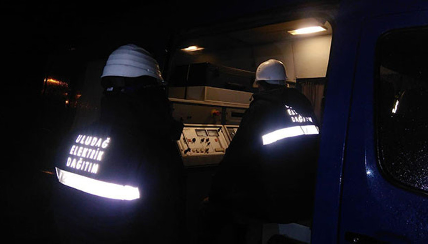 Gemi kablolara zarar verdi Marmara Adası dünden beri elektriksiz