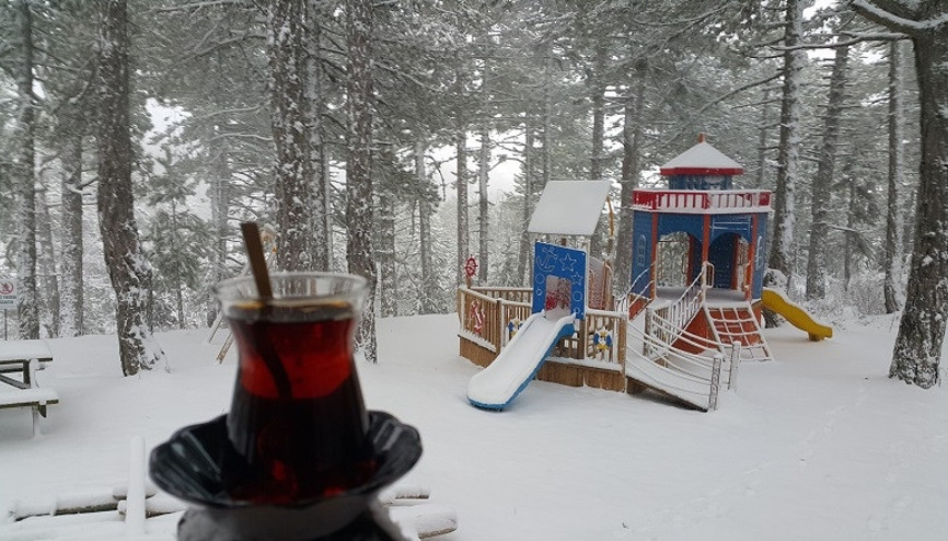 Belenova Mesire Alanı beyaza büründü