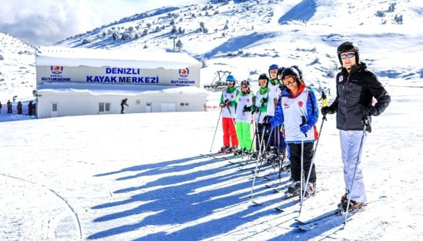 Denizlide ücretsiz kayak kursu