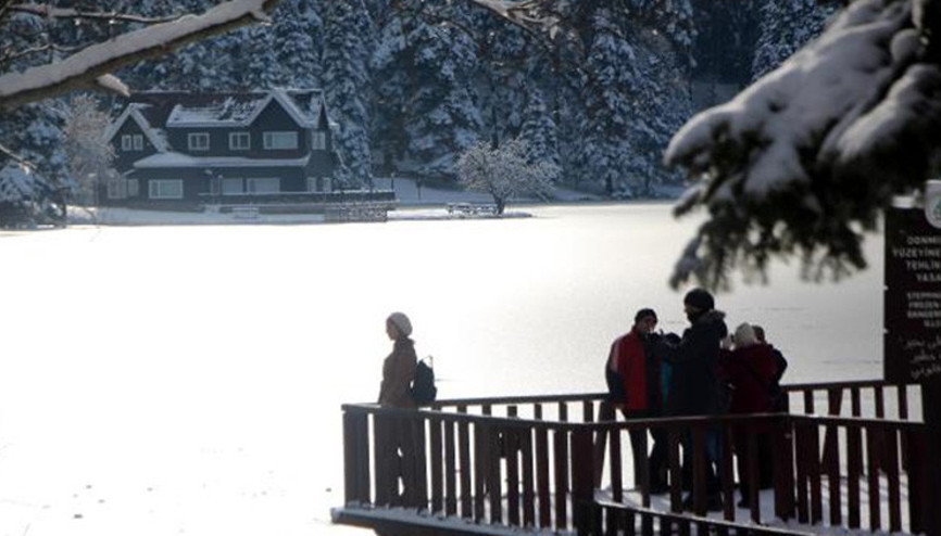 Doğa harikası Gölcük buz tuttu